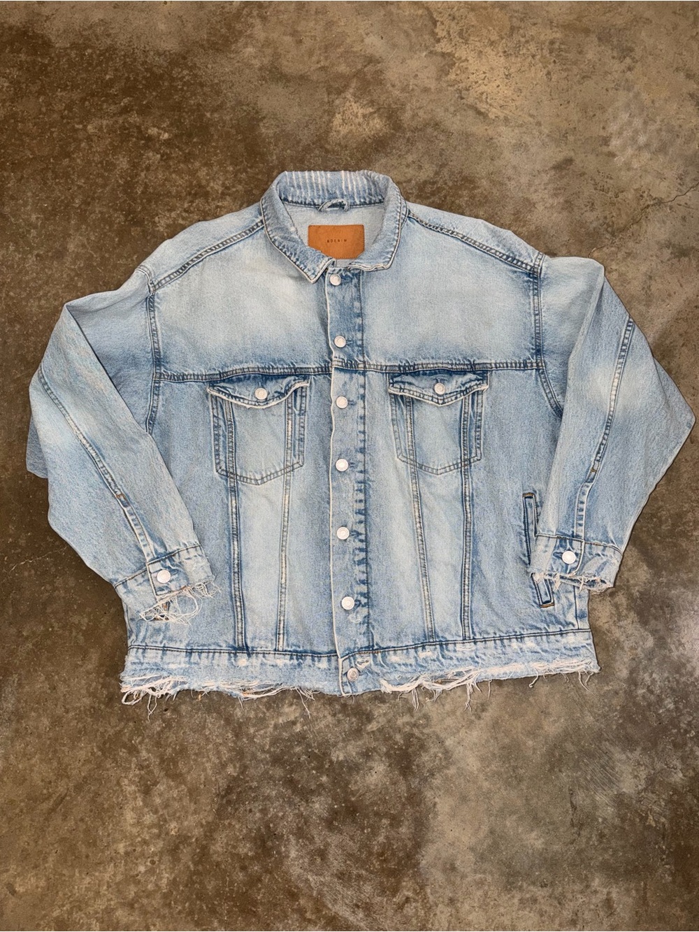 & Denim Distressed Oversized Denim Jacket Light Wash Raw Hem XL Fall Tailgate
